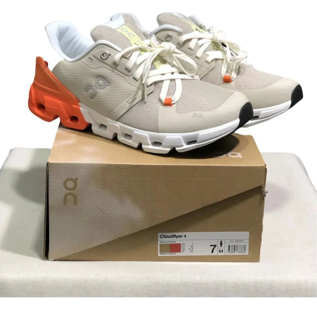 On Cloudflyer 4 Women's Gray/Orange - Onsrunners