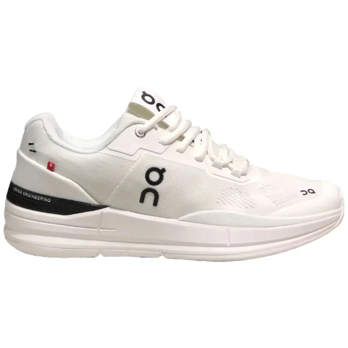 On The Roger Pro Women's White/Black - Onsrunners